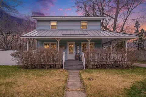 2561 Lake Shore Dr, Niles, MI 49120
