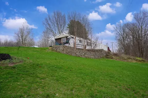 50042 48th St, Lawrence, MI 49064