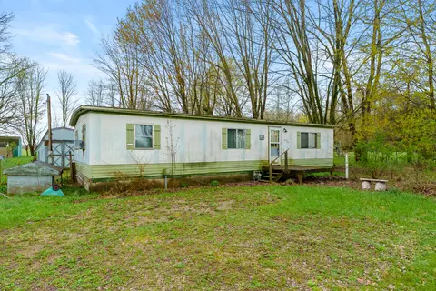 950 106th Ave, Plainwell, MI 49080