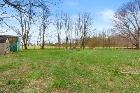 Exterior - 950 106th Ave, Plainwell, MI 49080 photo 5 of 6