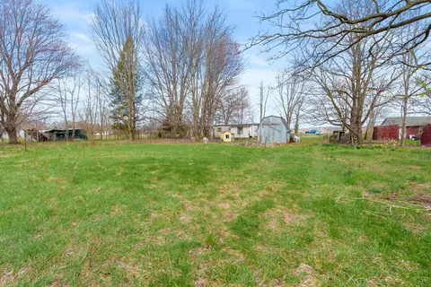 Exterior - 950 106th Ave, Plainwell, MI 49080 photo 3 of 6
