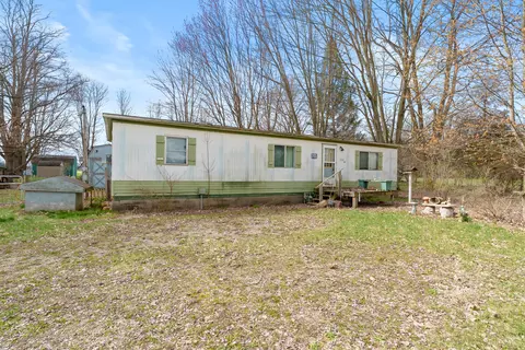 950 106th Ave, Plainwell, MI 49080