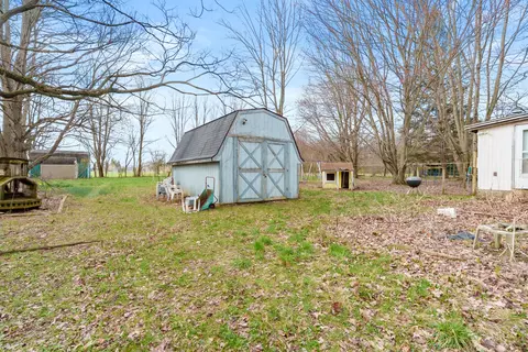 Exterior - 950 106th Ave, Plainwell, MI 49080 photo 6 of 6
