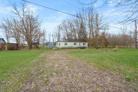 Exterior - 950 106th Ave, Plainwell, MI 49080 photo 1 of 6