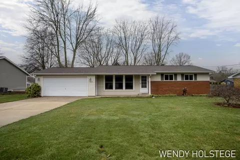306 N 145th Ave, Holland, MI 49424