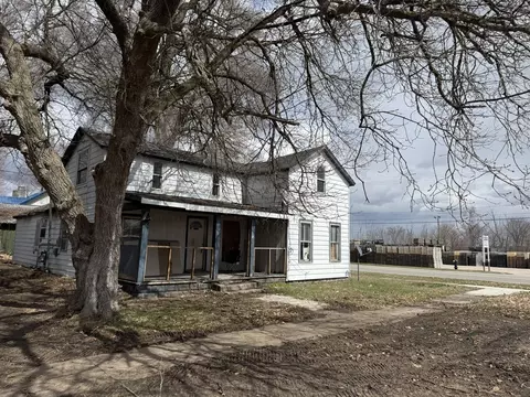 115 E 4th St, Evart, MI 49631