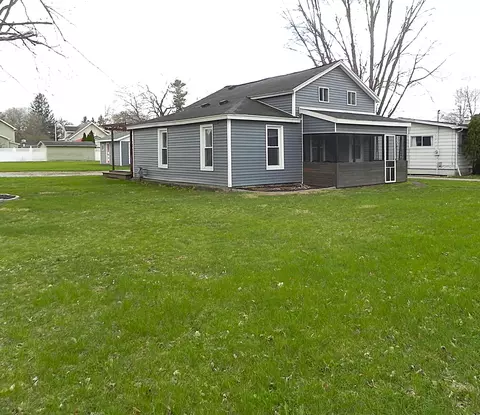 330 E Market St, Centreville, MI 49032