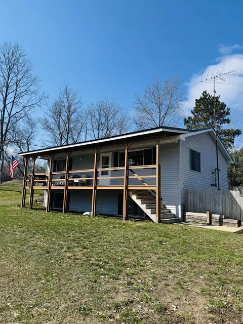 Exterior - 305 Monroe Ave, Big Rapids, MI 49307 photo 2 of 8