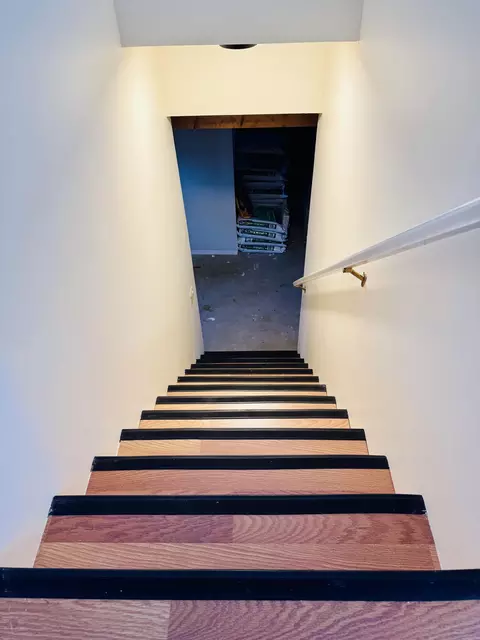 Entry Way - 305 Monroe Ave, Big Rapids, MI 49307 photo 2 of 2