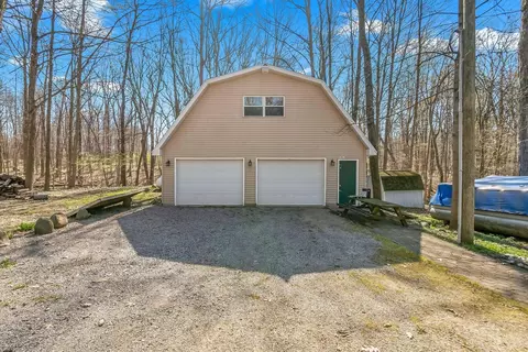 3549 Majestic Ct, Hillsdale, MI 49242