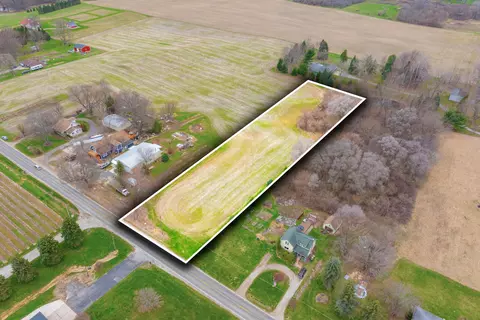 5790 Scottdale Rd, St. Joseph, MI 49085
