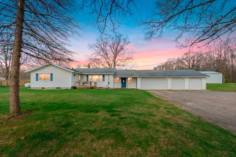 10219 N 28th St, Richland, MI 49083
