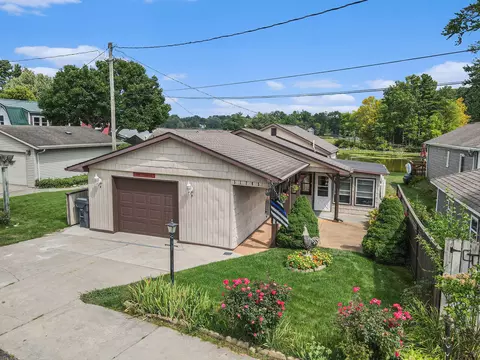 51765 Easy St, Paw Paw, MI 49079