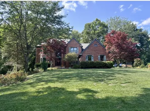 12091 Pembrooke Cir, South Lyon, MI 48178