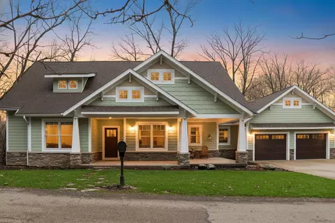 2214 Shelter Pointe Dr, Kalamazoo, MI 49008