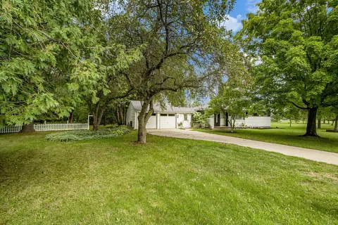 409 E Broadway Ave, Scottville, MI 49454