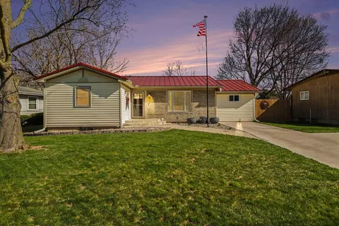 96 Central Park Dr, Coldwater, MI 49036