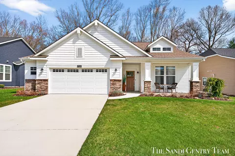 17488 Shinnecock Dr, Spring Lake, MI 49456