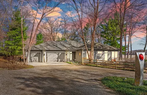 6403 Riverside Rd, Fennville, MI 49408