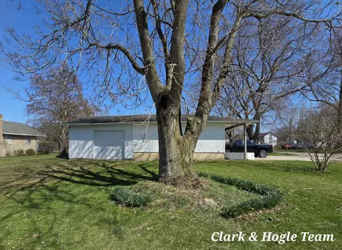 Exterior - 645 E Lyons St, Lyons, MI 48851 photo 4 of 7