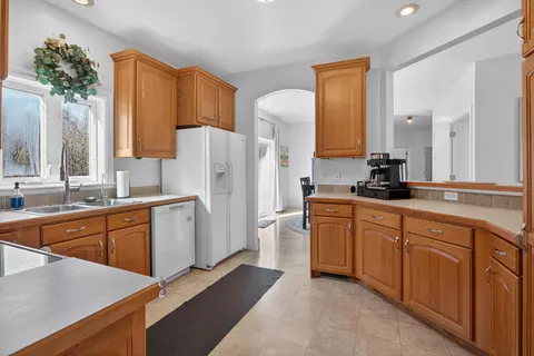 Kitchen - 12201 Dylan Ln, Parma, MI 49269 photo 5 of 6