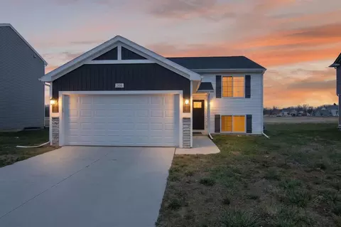 2106 Farm Valley Rd, Adrian, MI 49221