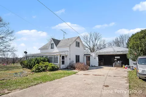 80 W Holland Lake Rd, Sheridan, MI 48884