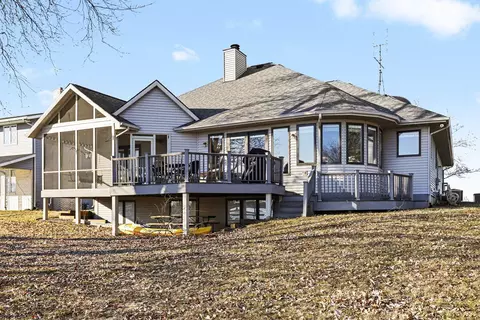 1056 Bayview Dr, Coldwater, MI 49036