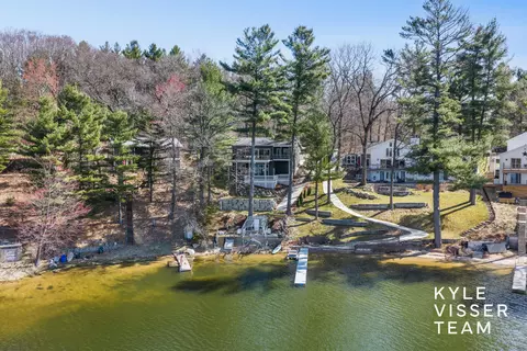 7511 Ravine Dr NE, Belding, MI 48809