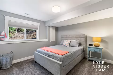 Bedroom - 7511 Ravine Dr NE, Belding, MI 48809 photo 3 of 6