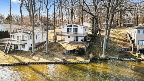 1017 E Hess Lake Dr, Grant, MI 49327