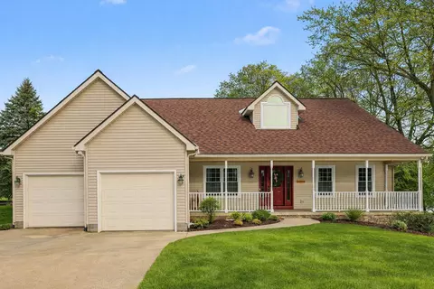 13574 Orchard Ct, Gregory, MI 48137