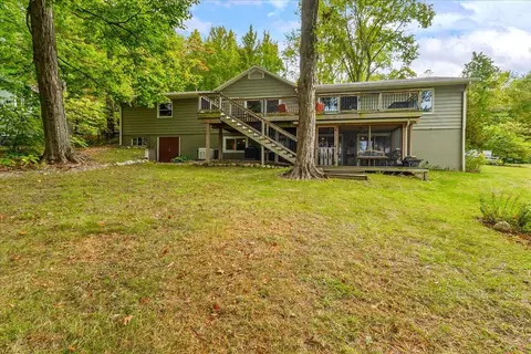 45417 15th Ave, Bloomingdale, MI 49026