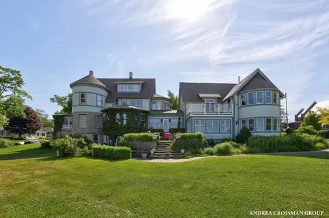 456 Monroe Blvd, South Haven, MI 49090