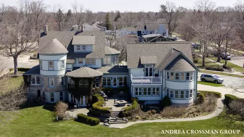 456 Monroe Blvd, South Haven, MI 49090