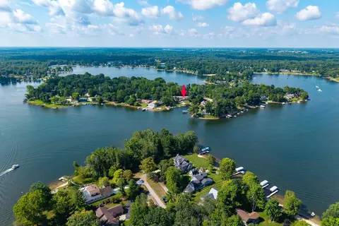 7788 W Royal Rd, Canadian Lakes, MI 49346