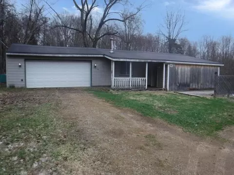 41704 6th Ave, Bloomingdale, MI 49026