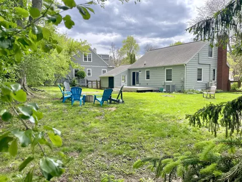 1801 Cayuga Pl, Ann Arbor, MI 48104