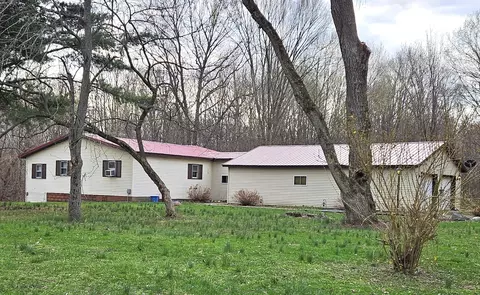 52561 38th Ave, Bangor, MI 49013