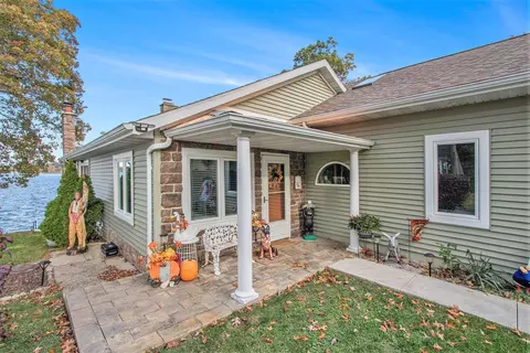 33766 Forest Beach Dr, Eau Claire, MI 49111