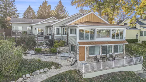 33766 Forest Beach Dr, Eau Claire, MI 49111