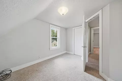 Bedroom - 208 Thorpe Dr, Jackson, MI 49203 photo 5 of 5