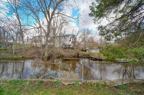 Exterior - 208 Thorpe Dr, Jackson, MI 49203 photo 8 of 8