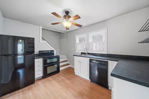 Kitchen - 208 Thorpe Dr, Jackson, MI 49203 photo 2 of 2