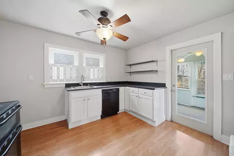 Kitchen - 208 Thorpe Dr, Jackson, MI 49203 photo 1 of 2