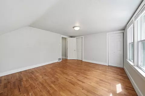 Bedroom - 208 Thorpe Dr, Jackson, MI 49203 photo 2 of 5