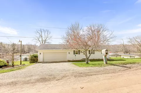 3865 Strawberry Hill Rd, Hillsdale, MI 49242