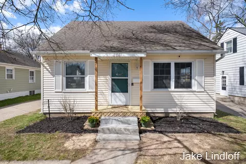 2661 Avon Ave SW, Wyoming, MI 49519