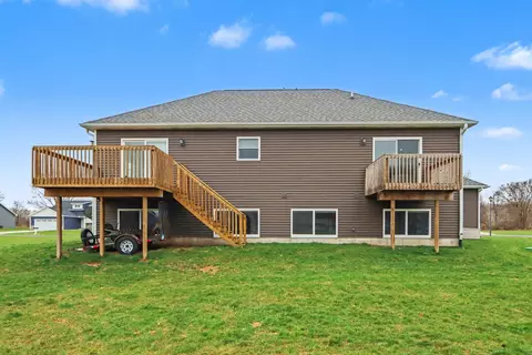 Exterior - 1069 S Stoneridge Dr, Plainwell, MI 49080 photo 4 of 4