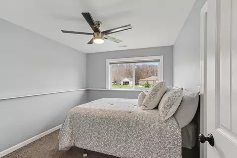 Bedroom - 1069 S Stoneridge Dr, Plainwell, MI 49080 photo 3 of 5